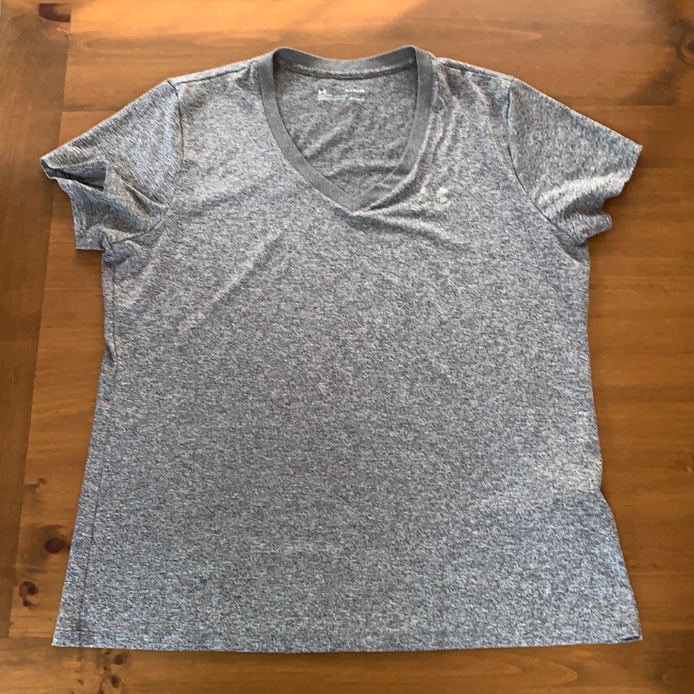 Under Armour top